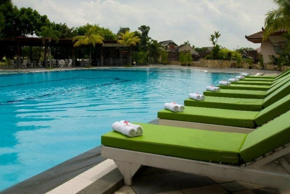 The Sunan 4* Surakarta (Solo)